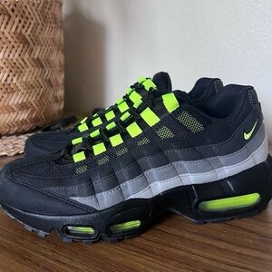 NEW Nike Air Max 95 Black Neon